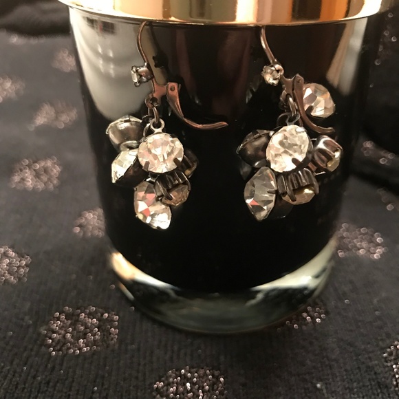 Gently Loved Simply Vera Wang Faux Crystal Drops - Picture 2 of 2